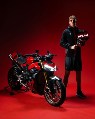 ducati-macron-capsule-collection-activewear-padel-bologna