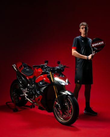 ducati-macron-capsule-collection-activewear-padel-bologna