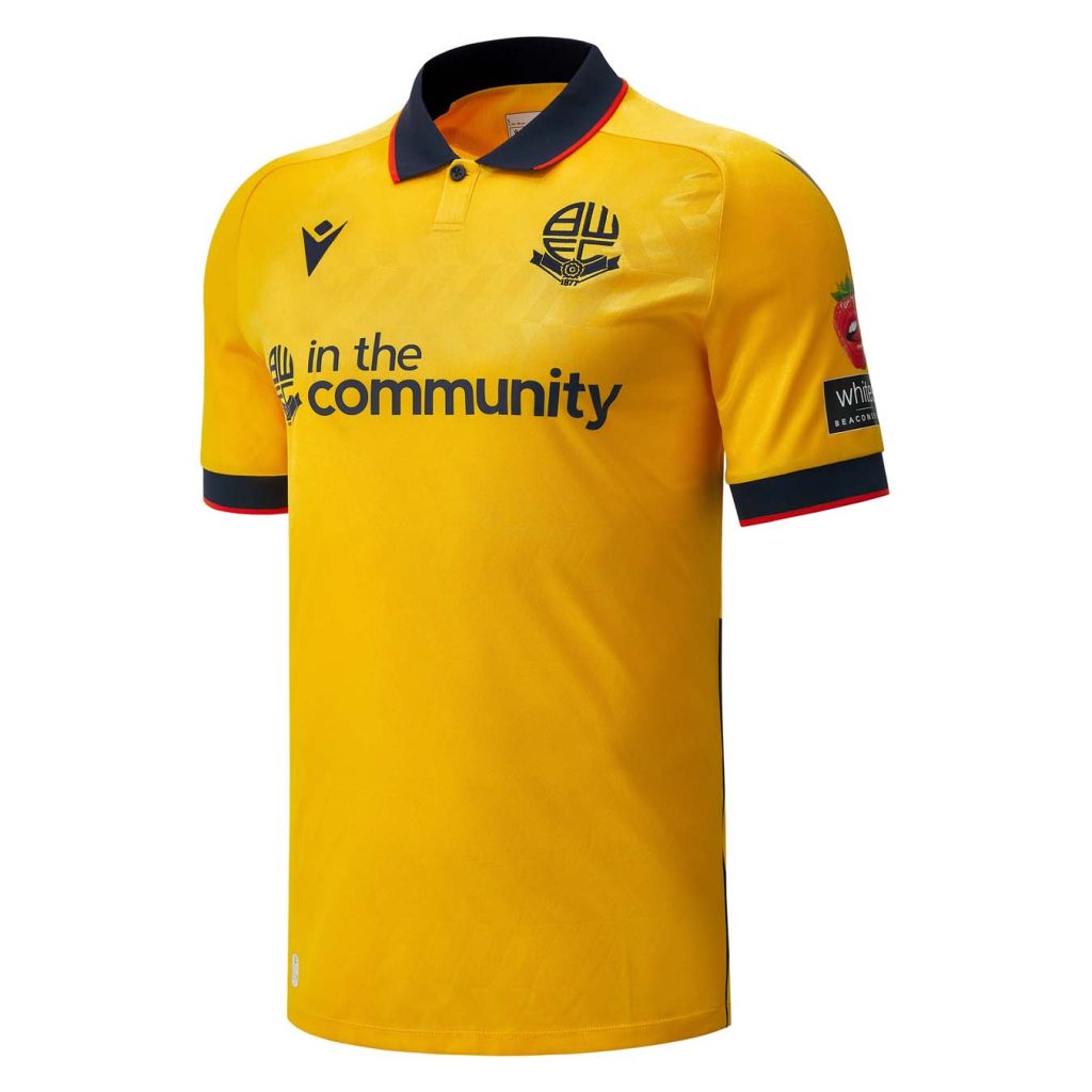 bolton-wanderers-macron-third-kit-launch-unveil-garnement-shirt-football-soccer